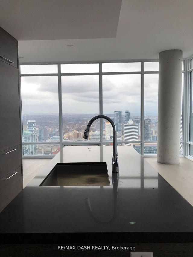 4007 - 488 University Ave, Condo with 2 bedrooms, 2 bathrooms and 1 parking in Toronto ON | Image 8