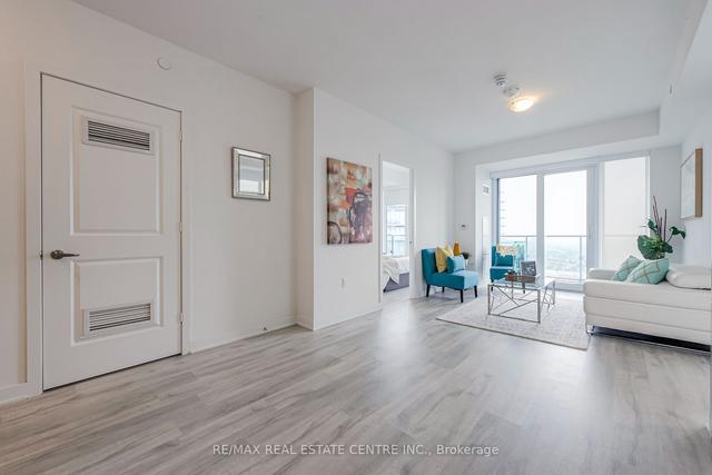 2106B - 4655 Metcalfe Ave, Condo with 2 bedrooms, 2 bathrooms and 1 parking in Mississauga ON | Image 4