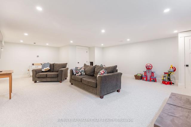 267 Barrie St, House detached with 4 bedrooms, 3 bathrooms and 5 parking in Essa ON | Image 30