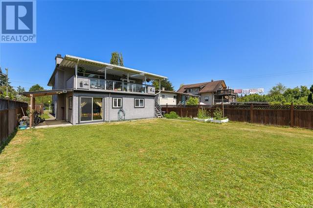 1141 Roy Rd, House detached with 6 bedrooms, 4 bathrooms and 4 parking in Saanich BC | Image 39