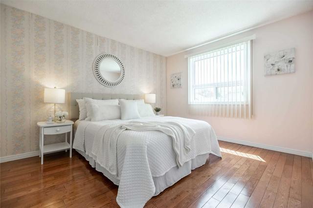 109 Northview Heights Dr, House semidetached with 3 bedrooms, 2 bathrooms and 4 parking in Cambridge ON | Image 19