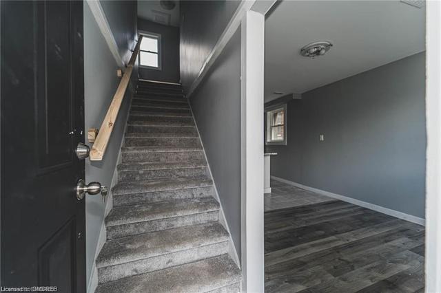 24 Whitworth St, Home with 3 bedrooms, 0 bathrooms and null parking in St. Catharines ON | Image 2