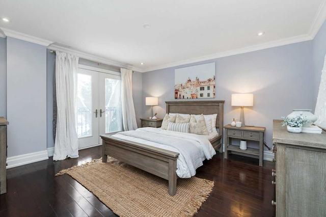 15 Shand Ave, House detached with 5 bedrooms, 4 bathrooms and 3 parking in Toronto ON | Image 8