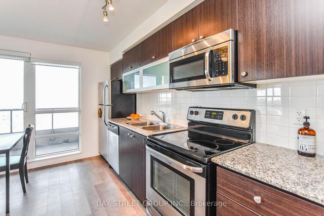 3604 - 2015 Sheppard Ave E, Condo with 1 bedrooms, 1 bathrooms and 1 parking in Toronto ON | Image 3