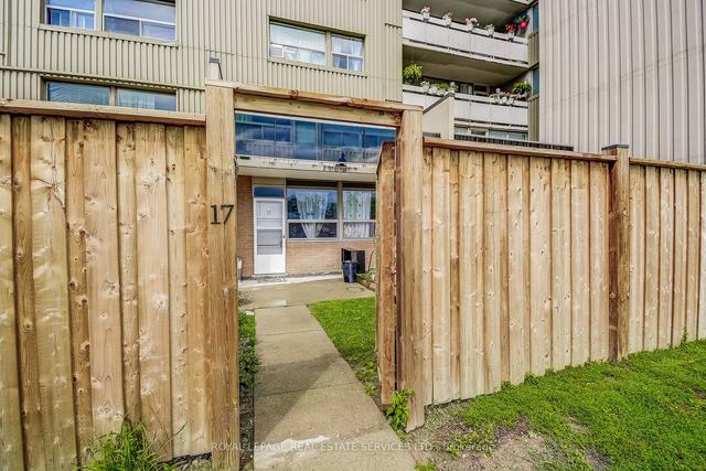 17 - 15 Albright Rd, Condo with 3 bedrooms, 2 bathrooms and 1 parking in Hamilton ON | Image 25