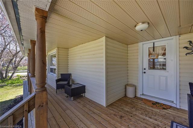 2231 Wellington Street, House detached with 3 bedrooms, 2 bathrooms and 7 parking in South Frontenac ON | Image 17