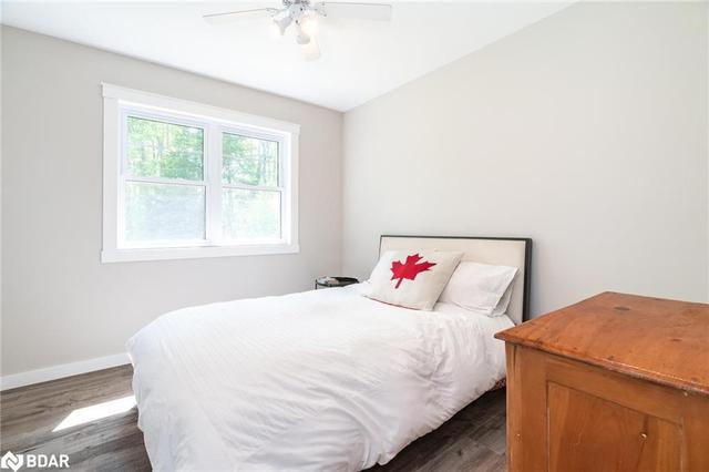 15 Rumohr Dr, House detached with 3 bedrooms, 1 bathrooms and 5 parking in Kawartha Lakes ON | Image 6