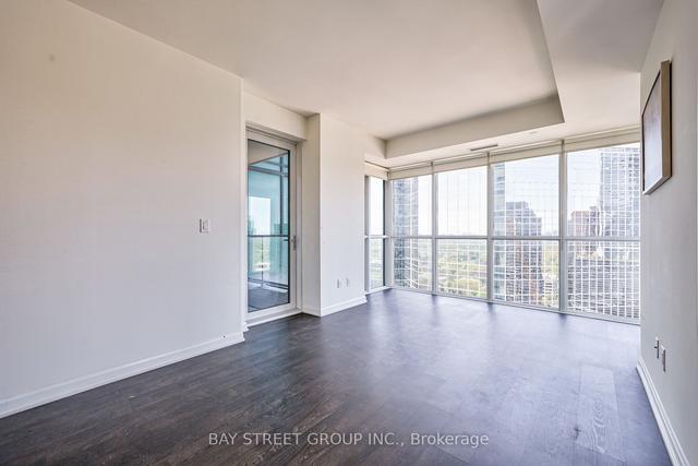 2208 - 11 Bogert Ave, Condo with 2 bedrooms, 2 bathrooms and 1 parking in Toronto ON | Image 11