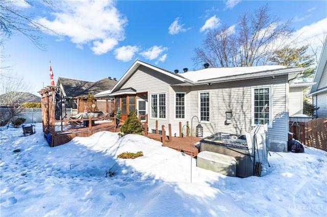 888 Amyot Avenue, House detached with 4 bedrooms, 3 bathrooms and 6 parking in Ottawa ON | Image 29