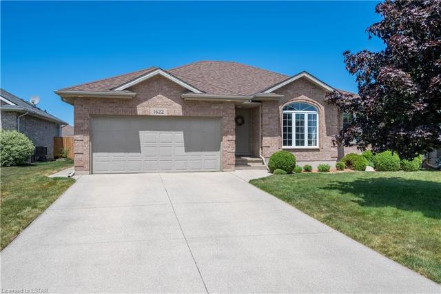 1622 Heritage Park Drive, House detached with 4 bedrooms, 2 bathrooms and 4 parking in Sarnia ON | Image 3