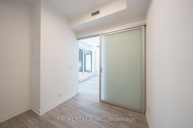 305 - 2020 Bathurst St, Condo with 1 bedrooms, 1 bathrooms and 1 parking in Toronto ON | Image 3
