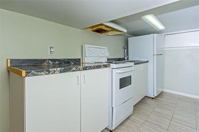 38 Tuxedo Ave N, House detached with 2 bedrooms, 2 bathrooms and 3 parking in Hamilton ON | Image 15