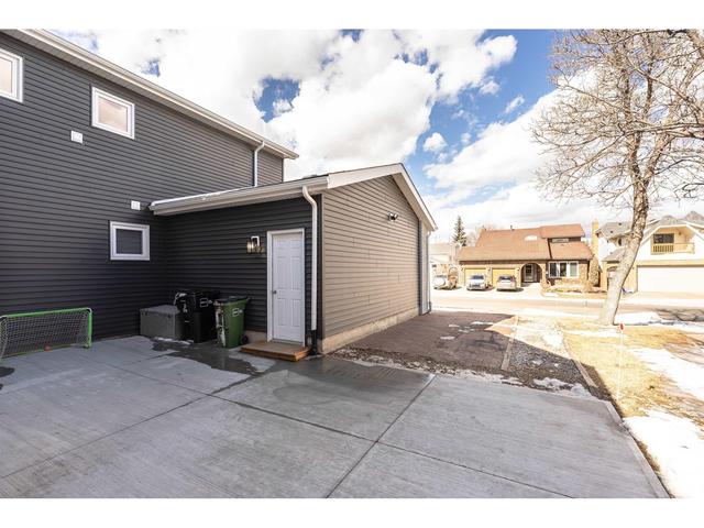 11125 157a Av Nw, House semidetached with 4 bedrooms, 2 bathrooms and 5 parking in Edmonton AB | Image 3