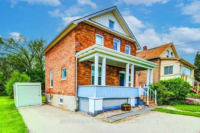 934 Eagle St N, House detached with 3 bedrooms, 2 bathrooms and 4 parking in Cambridge ON | Image 12
