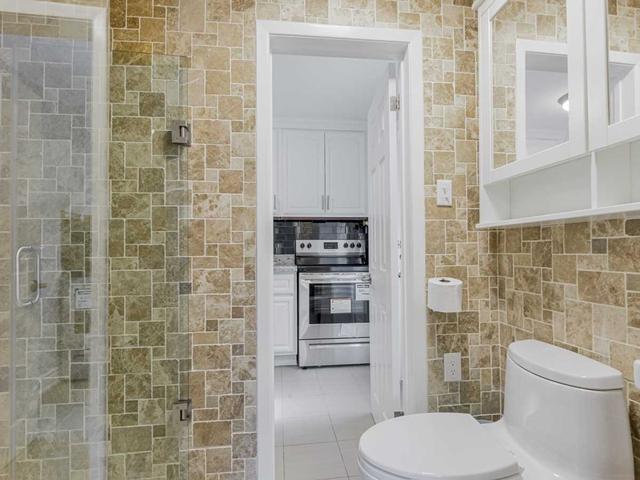32 Gustav Cres, House detached with 4 bedrooms, 4 bathrooms and 5 parking in Toronto ON | Image 4