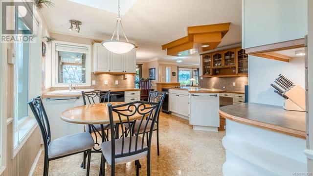 8 Pirates Lane, House detached with 4 bedrooms, 4 bathrooms and 2 parking in Nanaimo BC | Image 10