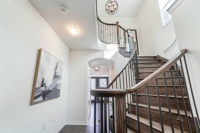 3166 Carding Mill Tr, House detached with 4 bedrooms, 3 bathrooms and 4 parking in Oakville ON | Image 9