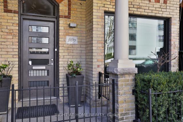 50 Beverley St, House attached with 3 bedrooms, 3 bathrooms and 1 parking in Toronto ON | Image 12