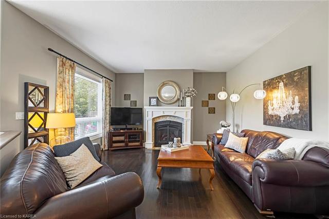 1056 Wise St, House detached with 4 bedrooms, 2 bathrooms and 6 parking in Kingston ON | Image 7