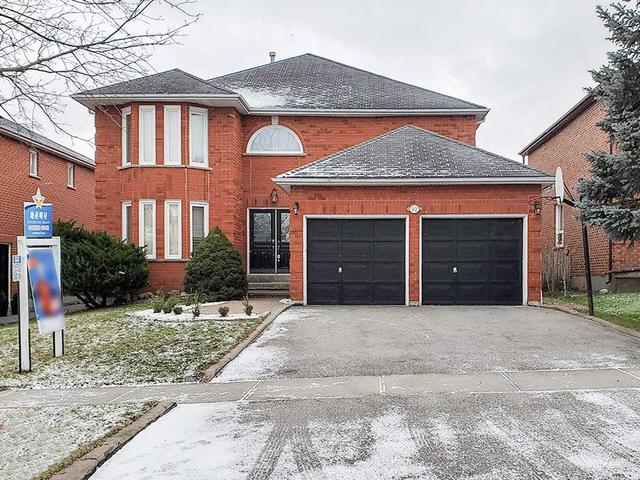 92 Bergin Rd, House detached with 4 bedrooms, 3 bathrooms and 4 parking in Newmarket ON | Image 1