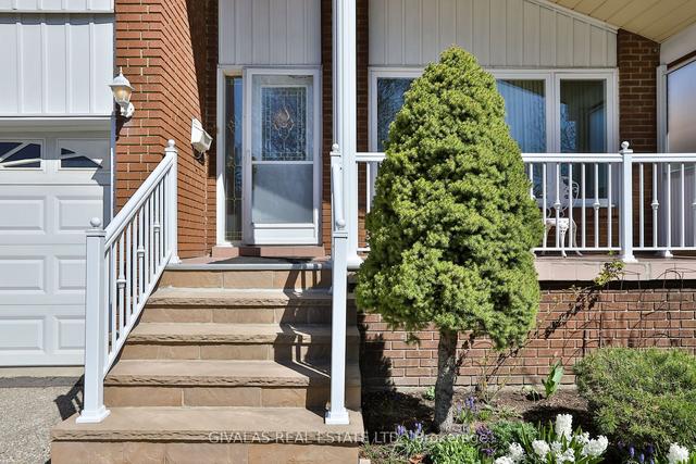 76 Knockbolt Cres, House detached with 4 bedrooms, 4 bathrooms and 4 parking in Toronto ON | Image 33