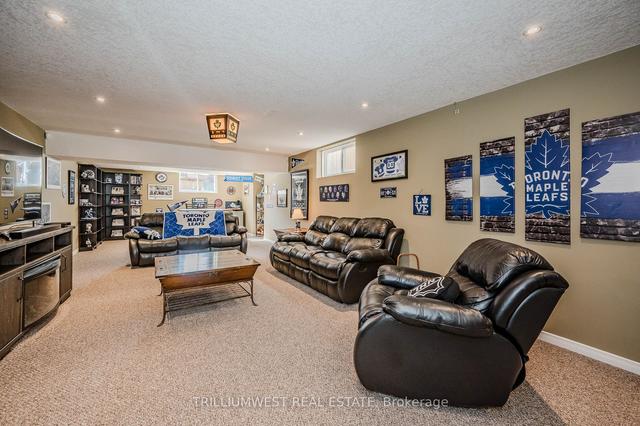 11 Paulstown Cres, House detached with 5 bedrooms, 3 bathrooms and 6 parking in Guelph ON | Image 24