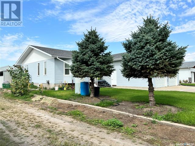 905 21st St, House detached with 4 bedrooms, 2 bathrooms and null parking in Humboldt SK | Image 43