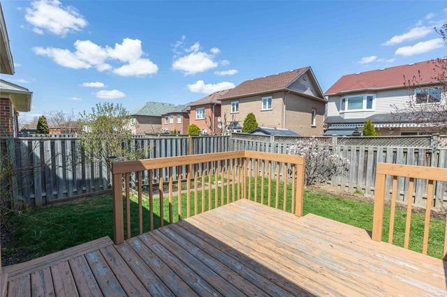 5899 Leeside Cres, House detached with 4 bedrooms, 4 bathrooms and 4 parking in Mississauga ON | Image 30