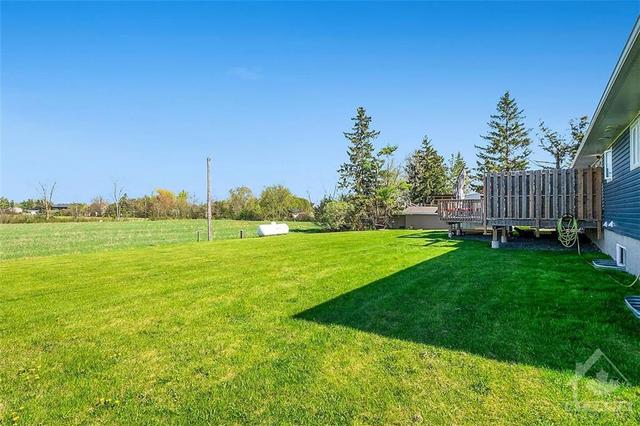 3959 Dunning Rd, House detached with 3 bedrooms, 3 bathrooms and 10 parking in Ottawa ON | Image 24