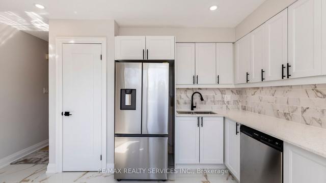 11 - 135 Chalmers St S, Townhouse with 3 bedrooms, 2 bathrooms and 3 parking in Cambridge ON | Image 14