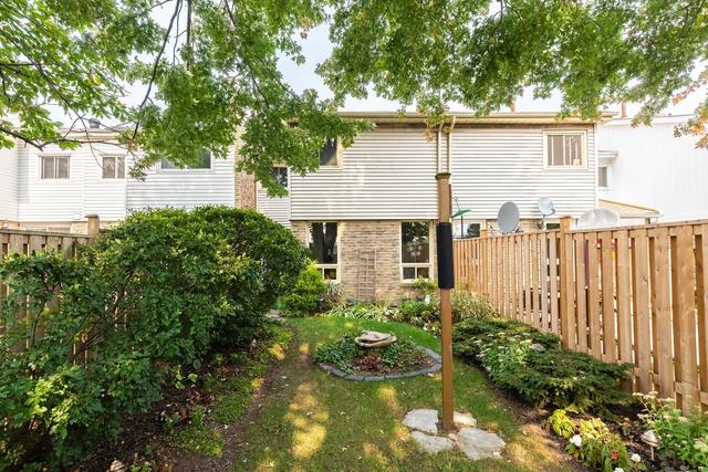 75 Hawkshead Cres, House attached with 3 bedrooms, 3 bathrooms and 3 parking in Toronto ON | Image 11