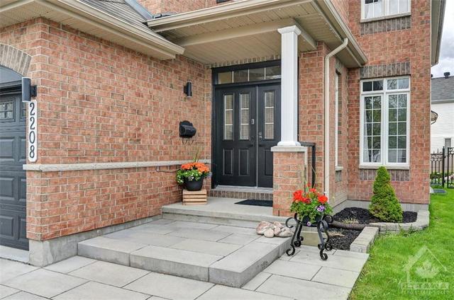 2208 Clendenan Cres, House detached with 4 bedrooms, 4 bathrooms and 4 parking in Ottawa ON | Image 3