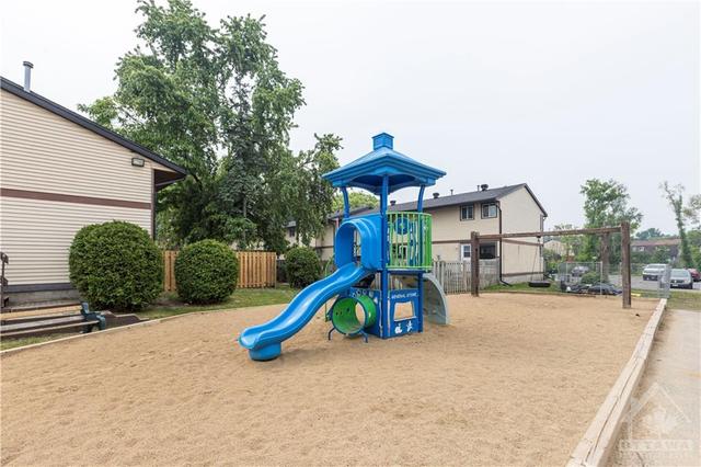 1574 Feather Lane, Townhouse with 3 bedrooms, 2 bathrooms and 1 parking in Ottawa ON | Image 30