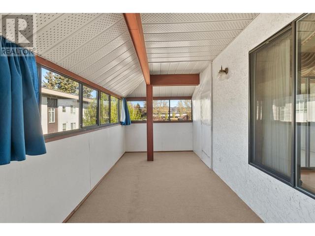 320 - 2085 Gordon Dr, Condo with 2 bedrooms, 1 bathrooms and 1 parking in Kelowna BC | Image 24