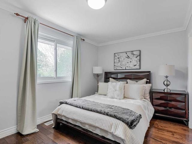 32 Gustav Cres, House detached with 4 bedrooms, 4 bathrooms and 5 parking in Toronto ON | Image 6