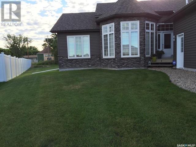 3 Cedar Pl, House detached with 4 bedrooms, 3 bathrooms and null parking in Outlook SK | Image 1