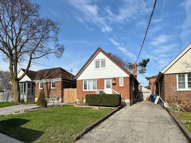 5 Colfax St, House detached with 3 bedrooms, 3 bathrooms and 4 parking in Toronto ON | Image 1