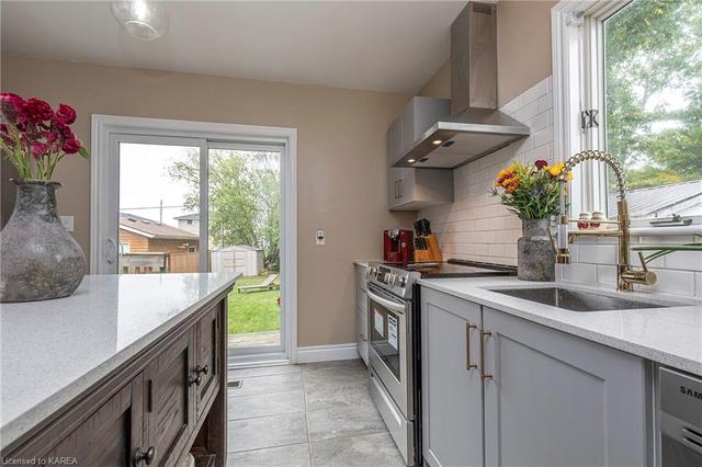 911 Division St, House detached with 3 bedrooms, 2 bathrooms and 3 parking in Kingston ON | Image 13