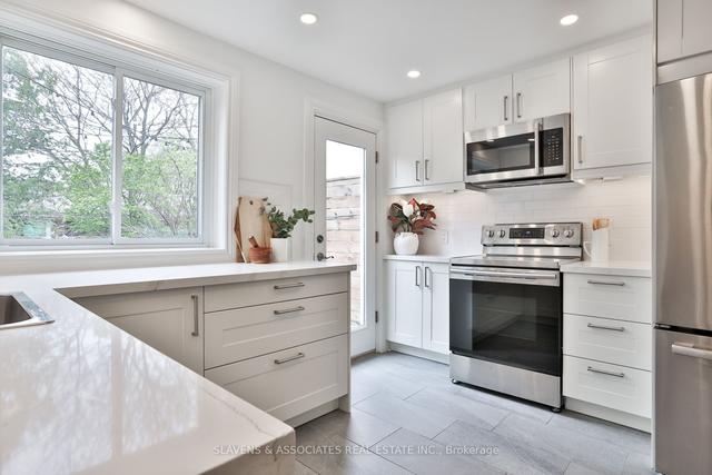 104 Alameda Ave, House semidetached with 3 bedrooms, 2 bathrooms and 1 parking in Toronto ON | Image 7