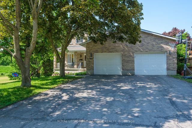 600 Rankin Cres, House detached with 4 bedrooms, 3 bathrooms and 6 parking in Kingston ON | Image 12