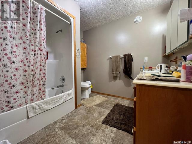 905 21st St, House detached with 4 bedrooms, 2 bathrooms and null parking in Humboldt SK | Image 16