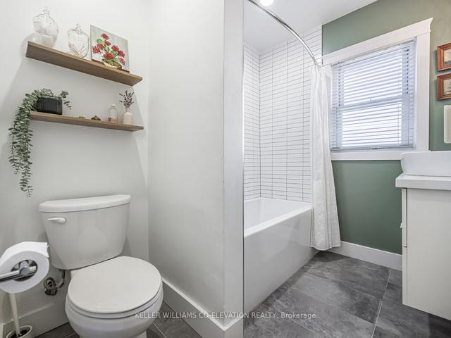 15 Tofield Cres, House detached with 3 bedrooms, 2 bathrooms and 3 parking in Toronto ON | Image 9