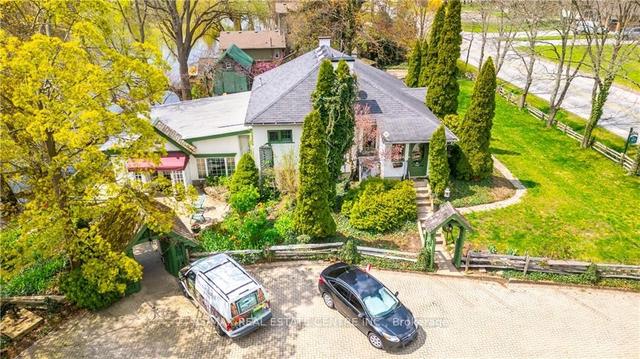 1552 Regional 81 Rd, House detached with 4 bedrooms, 2 bathrooms and 14 parking in St. Catharines ON | Image 1