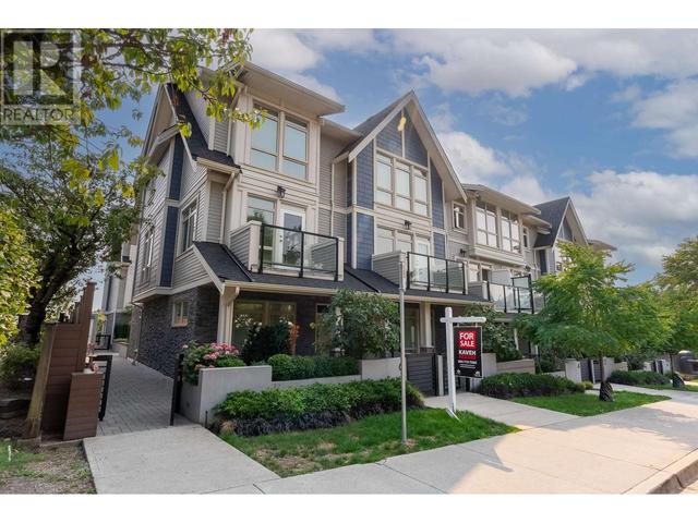 11 - 115 W Queens Rd, House attached with 2 bedrooms, 3 bathrooms and 1 parking in North Vancouver BC | Image 22
