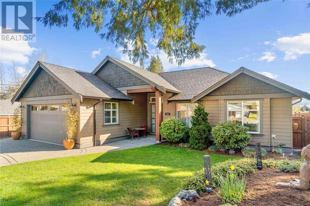 352 Allwood Rd, House detached with 3 bedrooms, 2 bathrooms and 2 parking in Parksville BC | Image 1