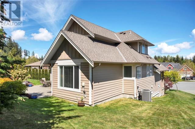 2002 Varsity Dr, House detached with 3 bedrooms, 4 bathrooms and 4 parking in Campbell River BC | Image 54