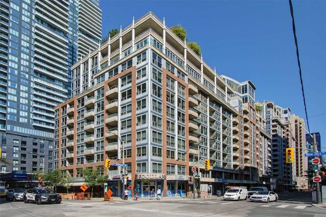 717 - 270 Wellington St W, Condo with 2 bedrooms, 2 bathrooms and 1 parking in Toronto ON | Image 1