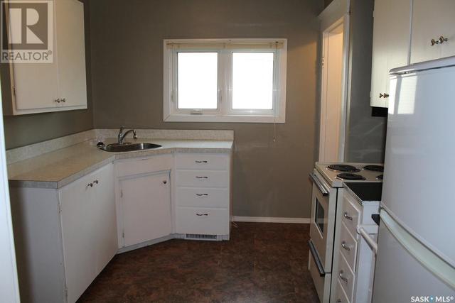 110 7th Ave, House detached with 2 bedrooms, 1 bathrooms and null parking in Alameda SK | Image 8