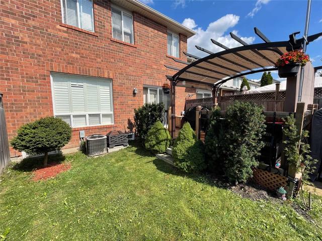 682 Hamilton Cres, House attached with 3 bedrooms, 3 bathrooms and 2 parking in Milton ON | Image 26