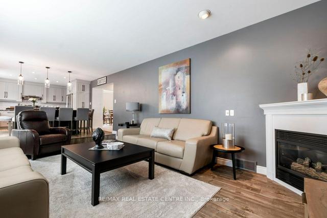 18 Mclachlan Pl, House detached with 3 bedrooms, 3 bathrooms and 4 parking in Guelph ON | Image 6